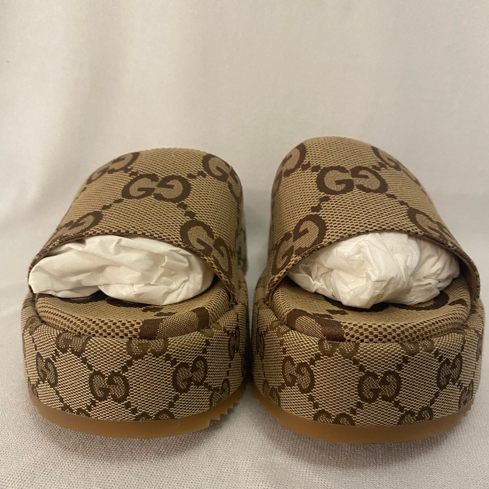 Never worn size IT40/US10 Gucci camel/ebony maxi woman platform slide sandals